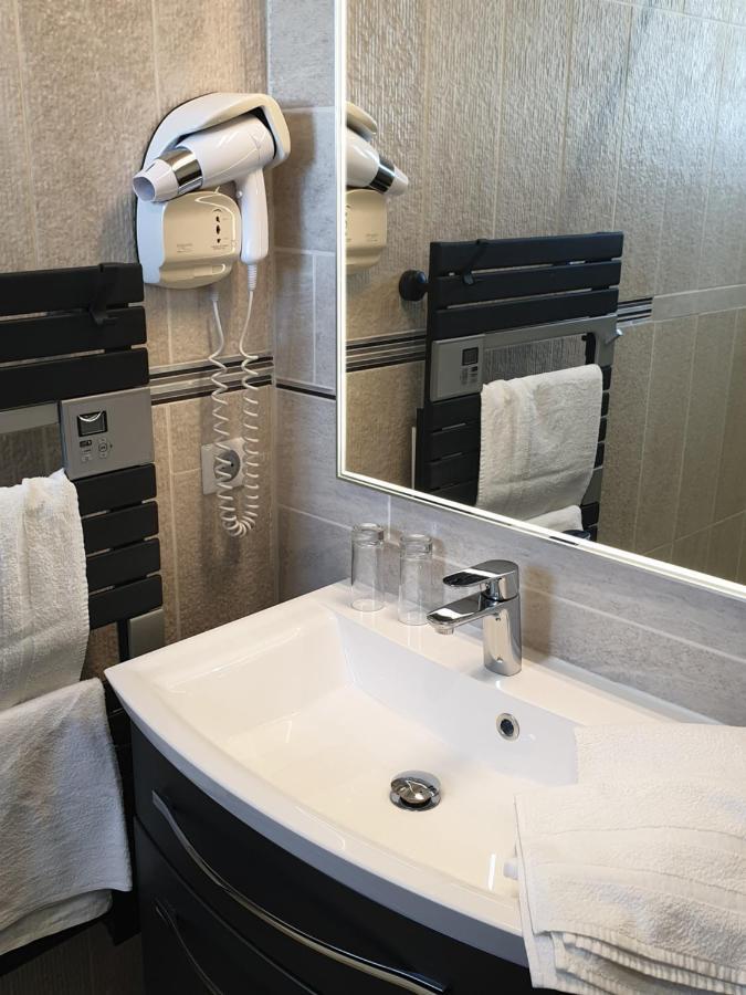 Logis Hotel Restaurant Spa Les Balcons De L'Esperance Limeuil Exterior photo